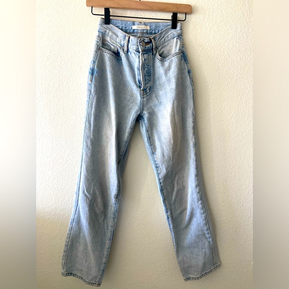 PacSun Light-Wash Straight Leg Jeans - 22